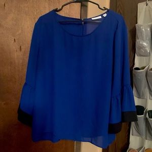 3/$10 New York & Company bell sleeve top XL